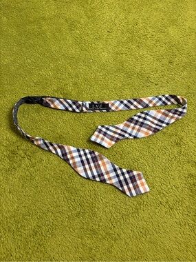 LVJ  Men's Plaid Self-Tie Bow Tie in Navy, Brown & White